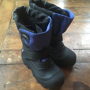 Kids Tundra Quebec snow boots size 2W